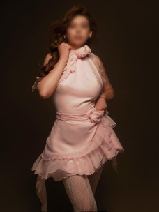 Escort Kira Photo 9